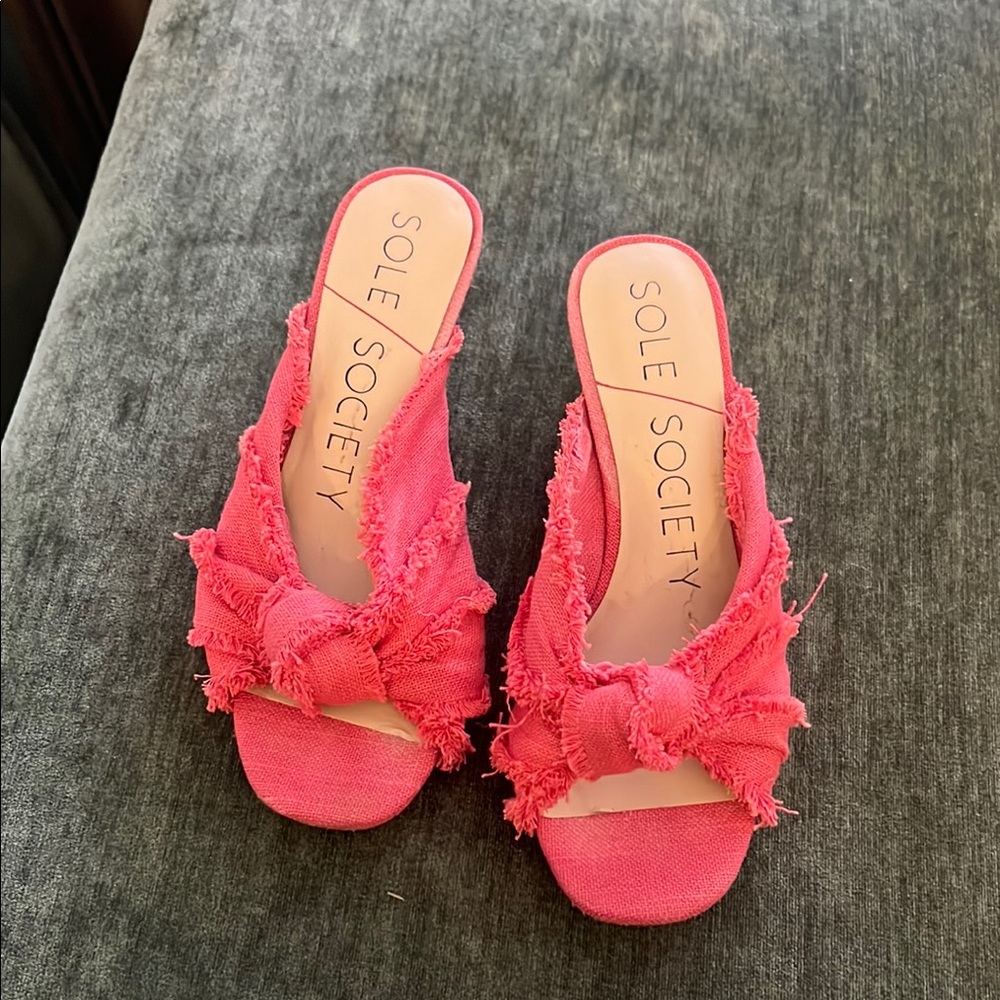 Sole Society Salmon Pink Women's Kitten Wedge